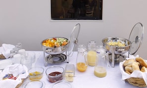 Daily continental breakfast for a fee
