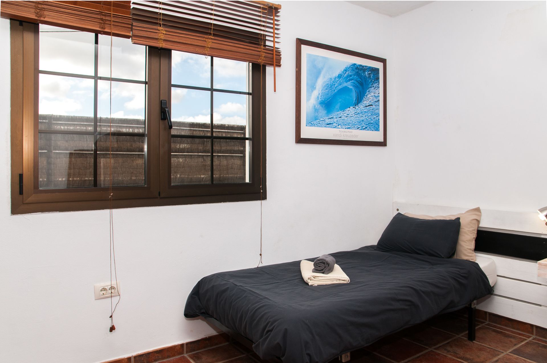 Basic Triple Room, Shared Bathroom | Free WiFi, bed sheets