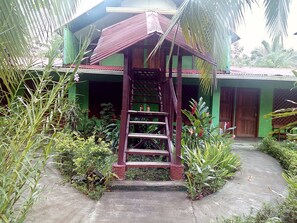 Front of property - Chinitas Eco Lodge (Colorado)