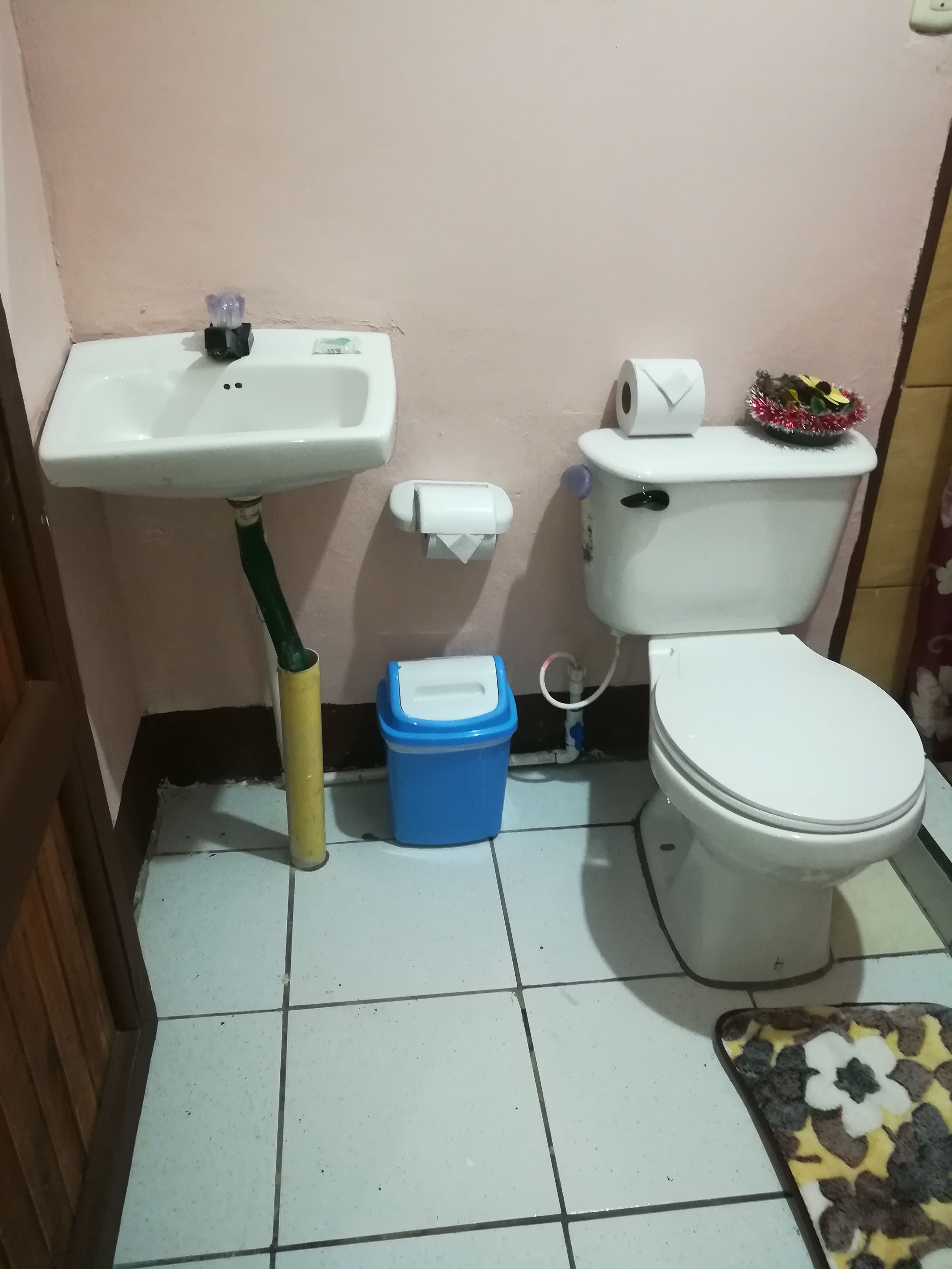 quadruple room, multiple beds, non smoking | bathroom | shower, rainfall showerhead, free toiletries, towels