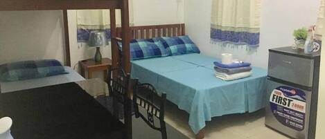 Deluxe Quadruple Room | 1 bedroom, Egyptian cotton sheets, hypo-allergenic bedding