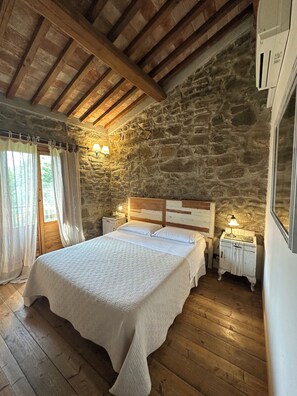 2 chambres, fer et planche à repasser, lit parapluie, Wi-Fi gratuit