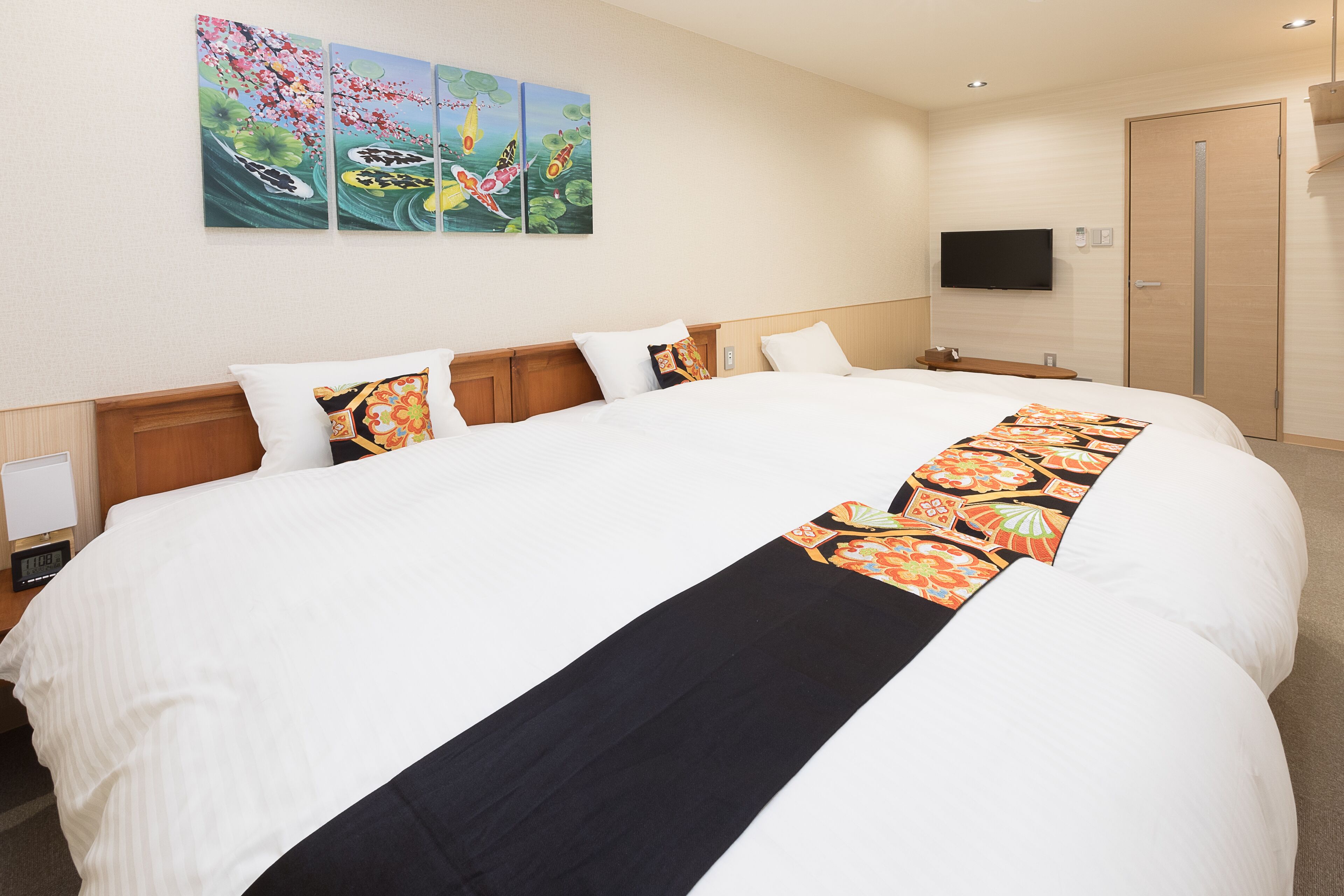 superior apartment | 1 bedroom, in-room safe, desk, blackout curtains