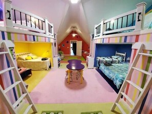 8 bedrooms, iron/ironing board, free WiFi