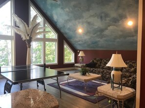 8 bedrooms, iron/ironing board, free WiFi - 7500 Sq Ft home with 3 floors- Saturday to Saturday summer rental. (Henrico)