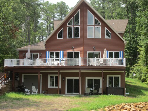 7500 Sq Ft home with 3 floors- Saturday to Saturday summer rental.