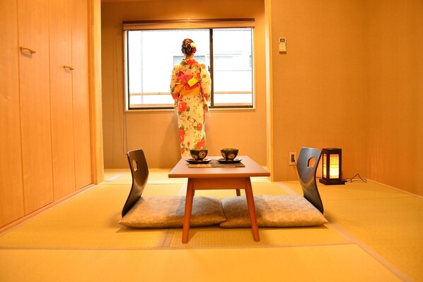 Interior detail - Kamo-Zen (Kyoto)