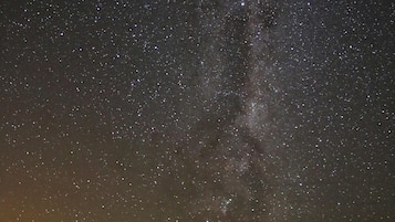 Mặt tiền nơi lưu trú - ban đêm