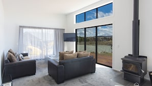 Casa, 3 habitaciones, vistas al lago | Zona de estar