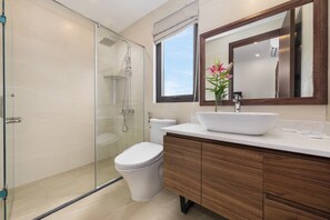 Apartment, 1 Schlafzimmer | Hochwertige Bettwaren, Schreibtisch, Verdunkelungsvorhänge