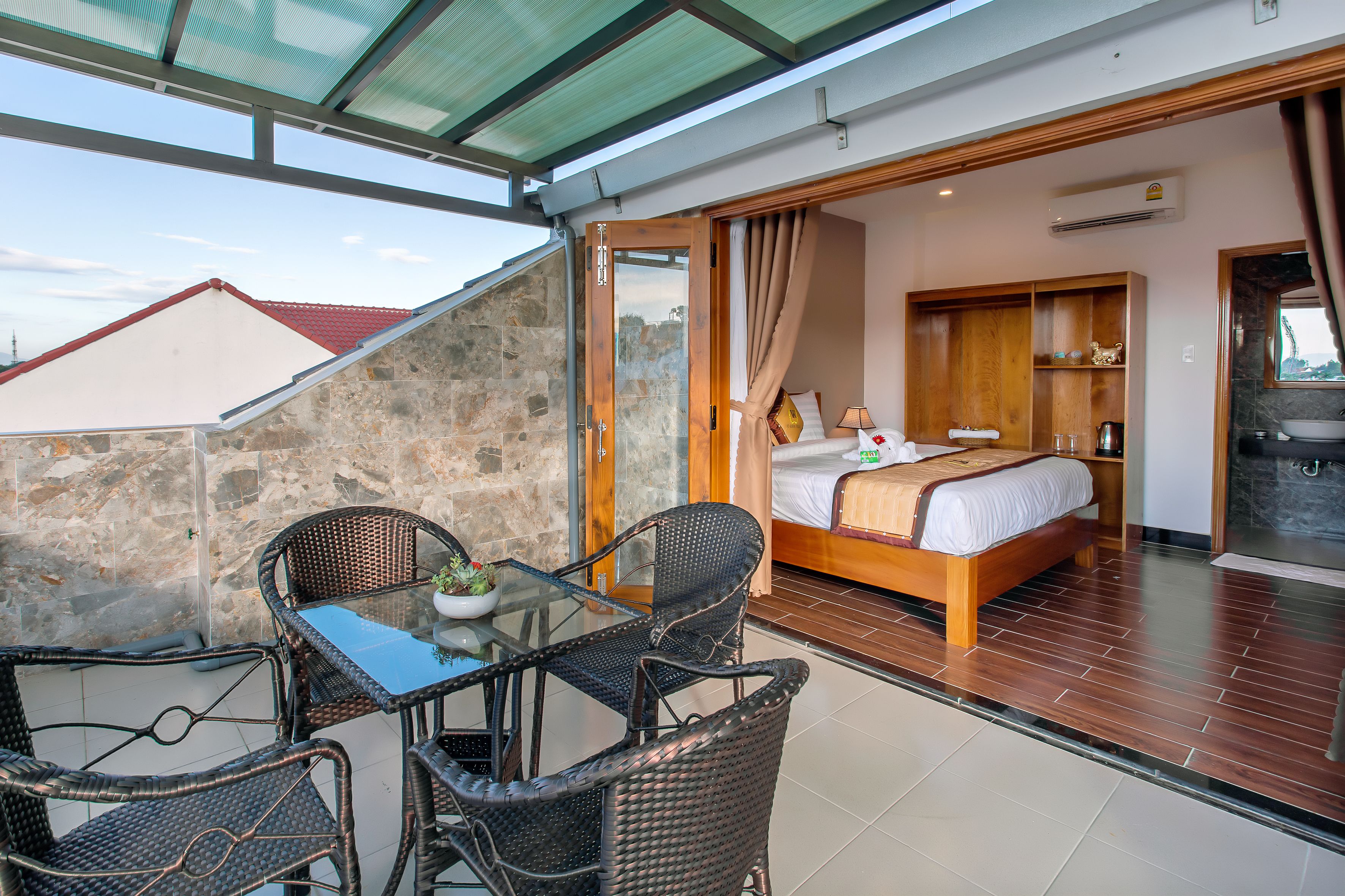 Family Connecting Room | Minibar, desk, blackout drapes, free WiFi