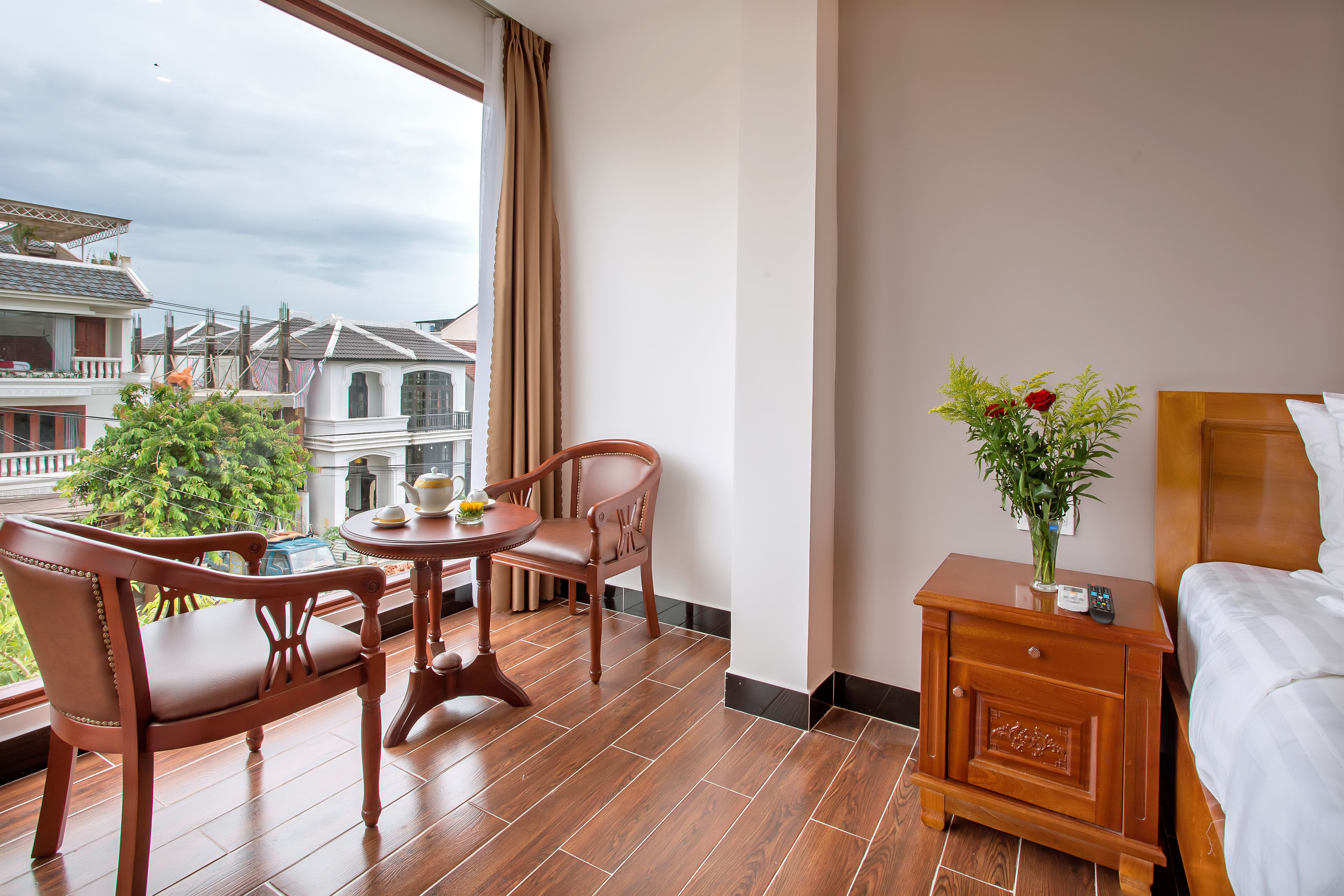 deluxe double room | minibar, desk, blackout curtains, free wifi