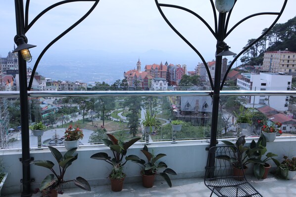 Phòng Suite Royal | Quang cảnh ban công