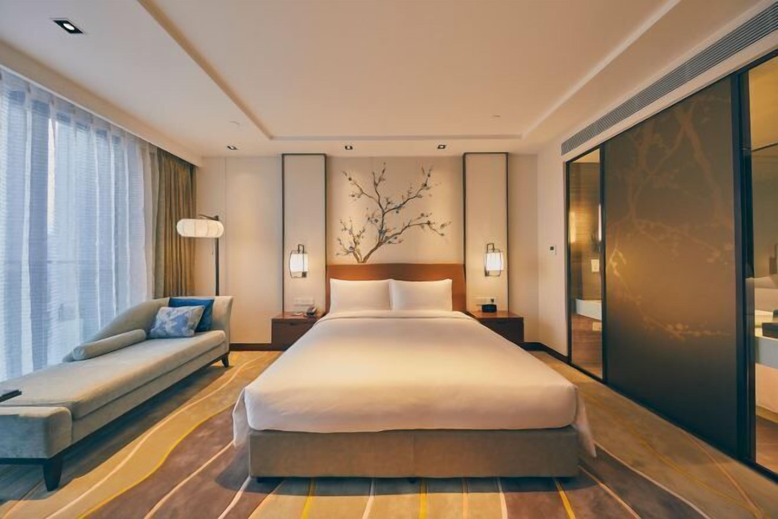 1 bedroom, minibar, in-room safe, desk