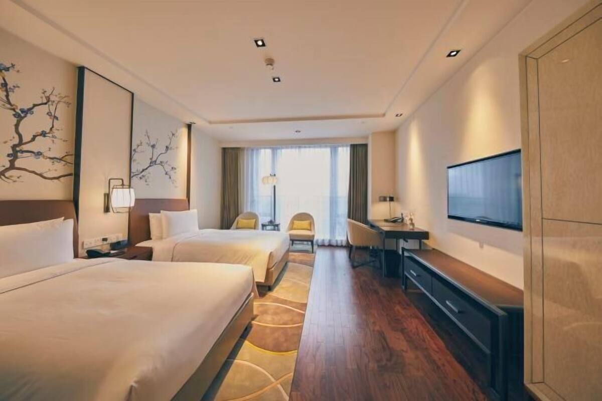 1 bedroom, minibar, in-room safe, desk