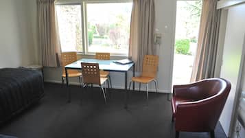 Camera Standard | 1 camera, postazione laptop, ferro/asse da stiro, Wi-Fi gratuito