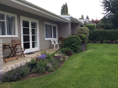 Terraza o patio. Alexandra Garden Court Motel