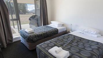 House, 5 Bedrooms, Lake View | 5 bedrooms, iron/ironing board, free WiFi, bed sheets