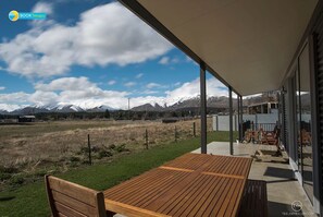 House, 5 Bedrooms, Lake View | Terrace/patio