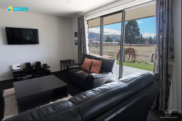 House, 5 Bedrooms, Lake View | Living room | Flat-screen TV, fireplace, DVD player
