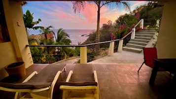 Comfort Suite, Ocean View, Oceanfront R4 | Terrace/patio