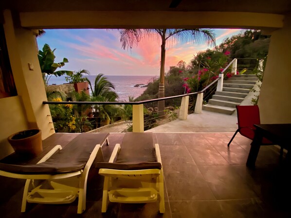 Comfort Suite, Ocean View, Oceanfront R4 | Terrace/patio