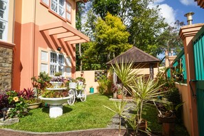 House, 5 Bedrooms | Garden view