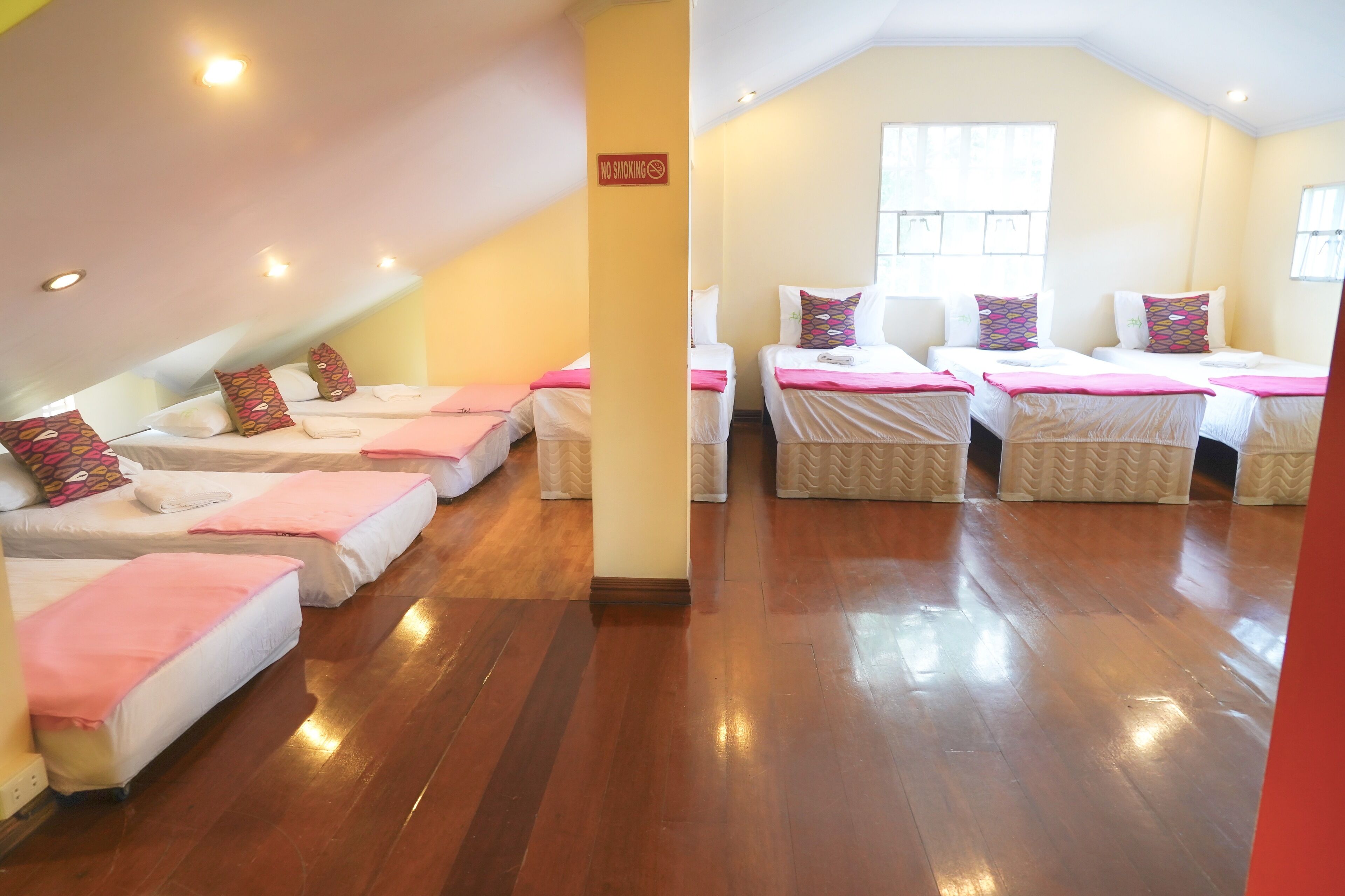 Casa, 5 camere da letto | 5 camere, una scrivania, tende oscuranti, Wi-Fi gratuito