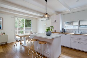 House, Multiple Beds, Non Smoking | Private kitchen | Fridge, microwave, oven, stovetop