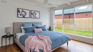House, Multiple Beds, Non Smoking | 3 bedrooms, iron/ironing board, free WiFi, bed sheets - Coastal Beach Haven (Blairgowrie)