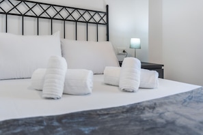 3 chambres, fer et planche à repasser, accès au Wi-Fi (inclus)