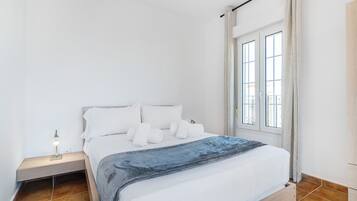 3 chambres, fer et planche à repasser, Wi-Fi gratuit, draps fournis