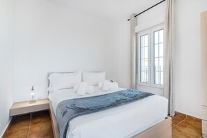 3 chambres, fer et planche à repasser, Wi-Fi gratuit, draps fournis