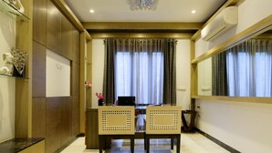 Concierge desk - Swiss Royal Suites (Bengaluru)