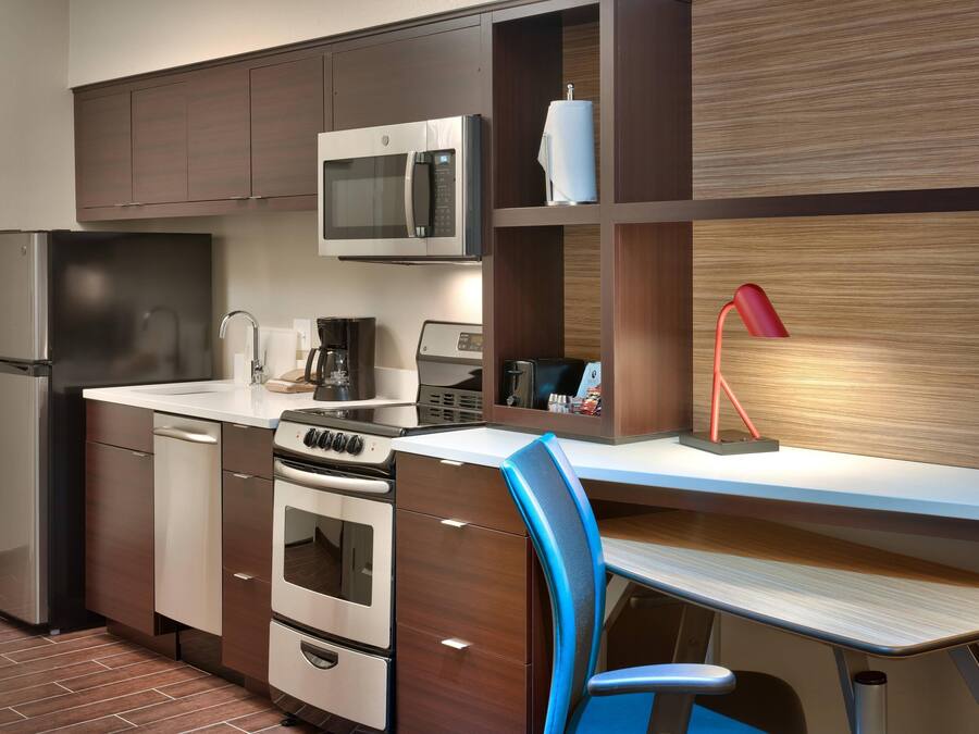 Surmatelas, bureau, chambres insonorisées, fer et planche à repasser