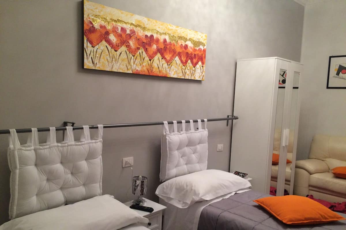 Twin Room, 2 Single Beds
