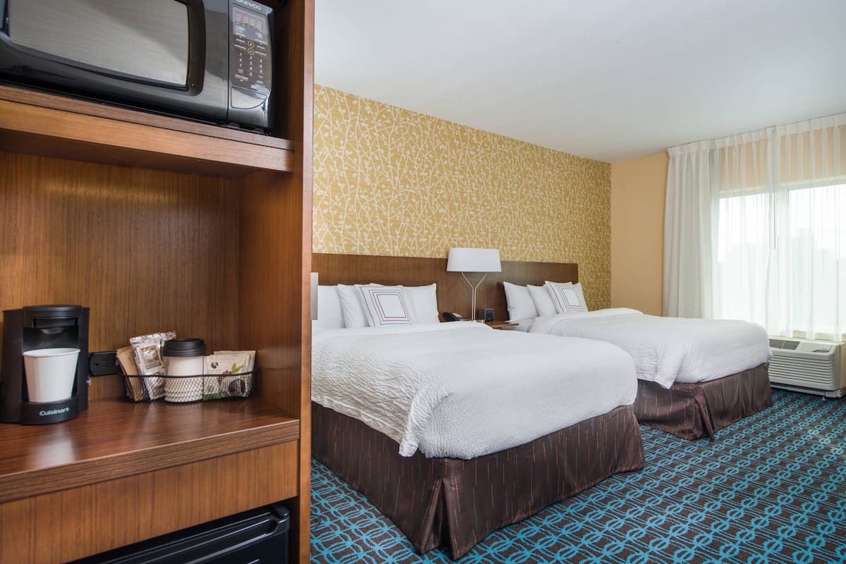 1 bedroom, hypo-allergenic bedding, desk, laptop workspace