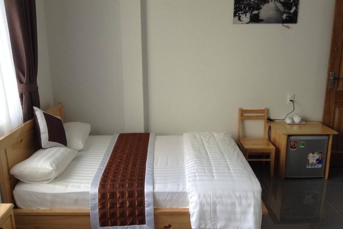 In-room safe, desk, iron/ironing board, WiFi (free)