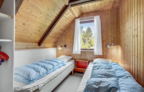 2 bedrooms, travel cot