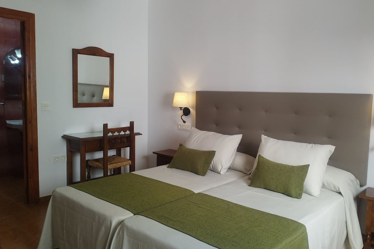 Bureau, espace de travail pour ordinateur portable