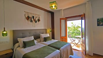 Superior Double Room | Desk, laptop workspace, iron/ironing board, free WiFi