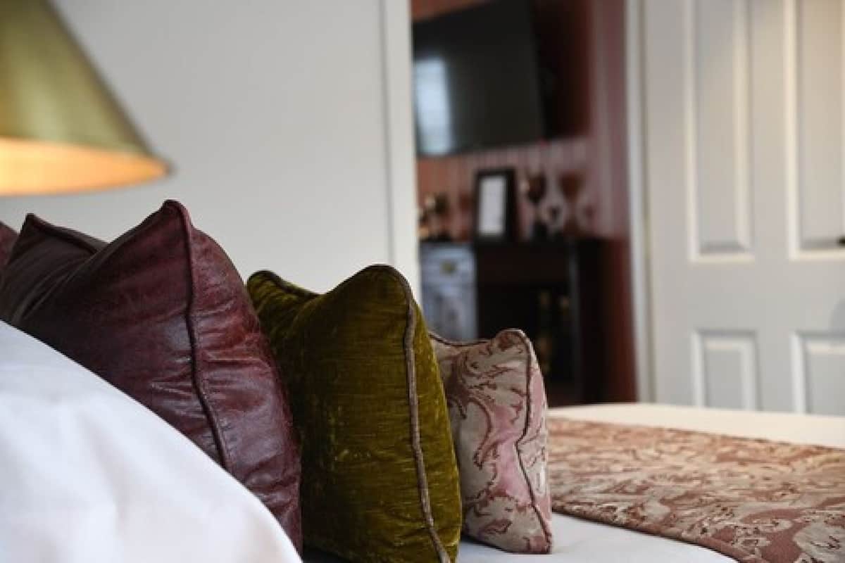 1 bedroom, premium bedding, minibar, in-room safe