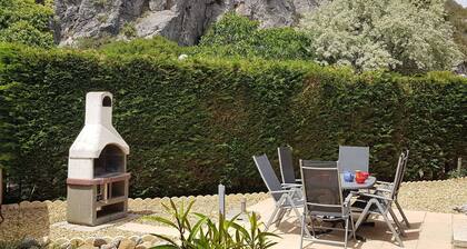 Air-conditioned 4-Room Villa with WIFI, Terrace, BBQ, and Parking - Sleeps 6