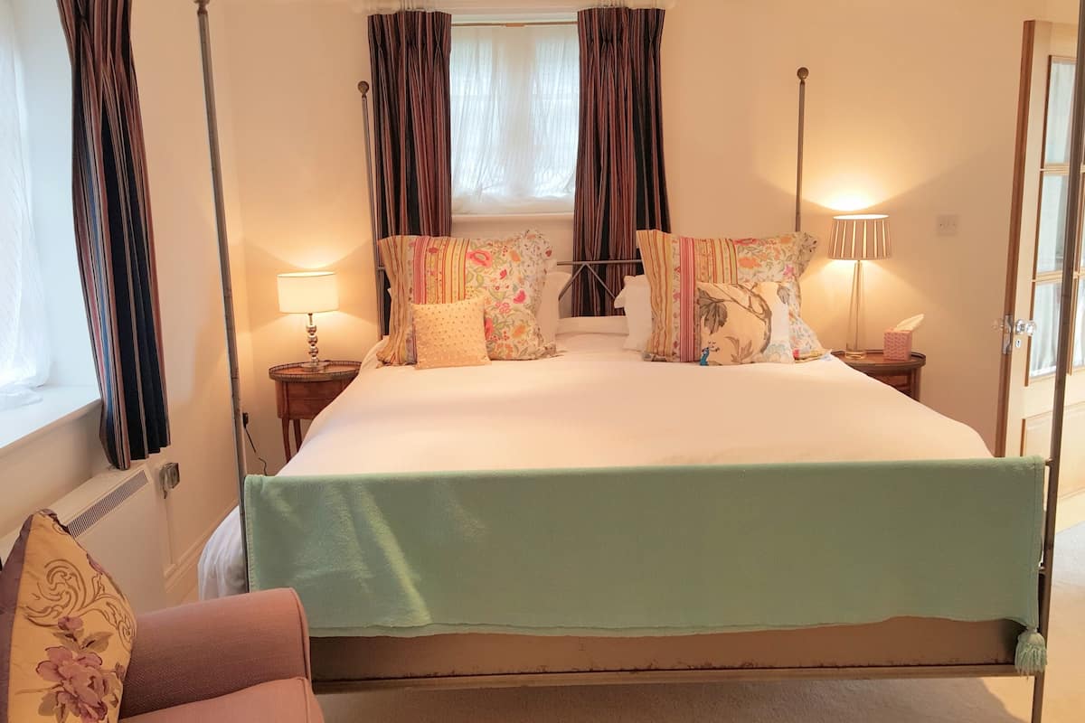 Deluxe Double Room, 2 Bathrooms | Egyptian cotton sheets, premium bedding, desk, soundproofing