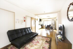 ヴィラ | リビング エリア | 薄型テレビ