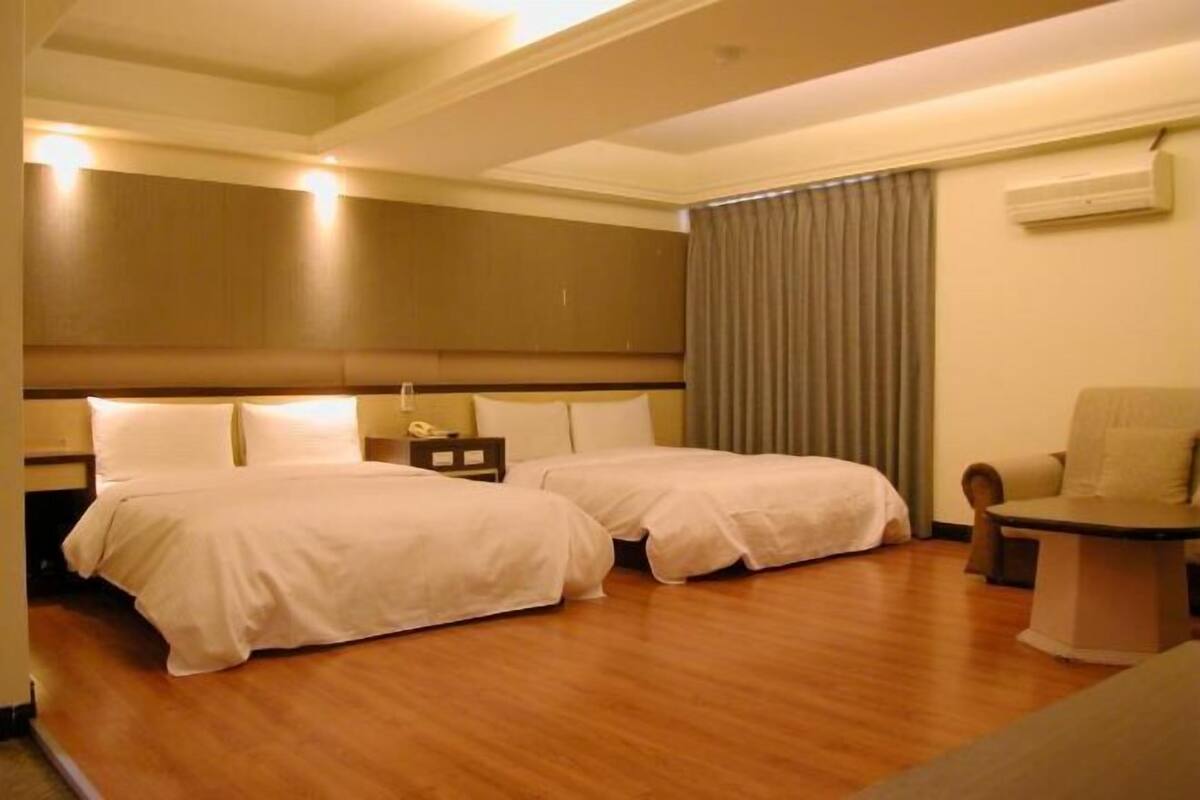 Desk, blackout drapes, free WiFi, bed sheets