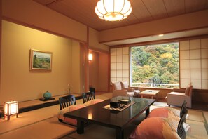 [Ryounkaku] Japanese Style Room, Smoking (12.5 Tatami mat) | Down comforters, free WiFi, bed sheets