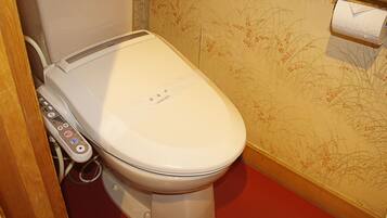 Japanese Style Room, Non Smoking | Bathroom | Combined shower/tub, free toiletries, hair dryer, slippers