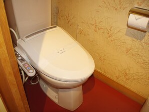 Tavanomainen huone, tupakointi kielletty (Japanese Style) | Kylpyhuone | Suihkun ja ammeen yhdistelmä, ilmaiset hygieniatuotteet, hiustenkuivaaja