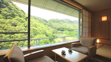 Japanese Style Room, Non Smoking | Living area | Flat-screen TV